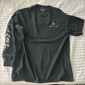 Primitive // Naruto // Itachi. T-shirt